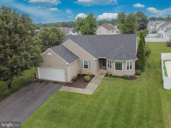 258 E Flagstone Dr, Newark, DE 19702
