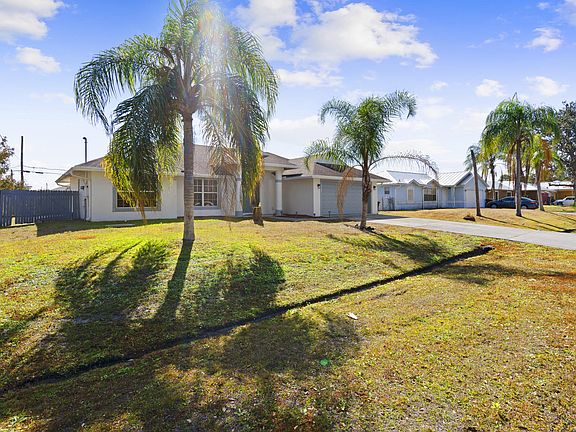 3rd image of 990 SW Versailles Avenue