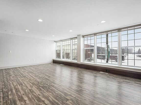 2nd image of 600 7th St NW Unit 207