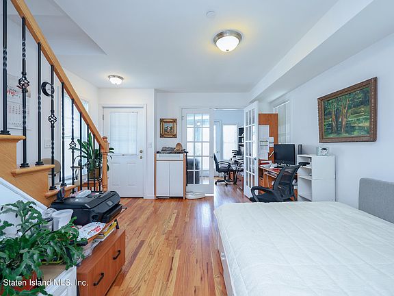 2nd image of 781 Laconia Ave