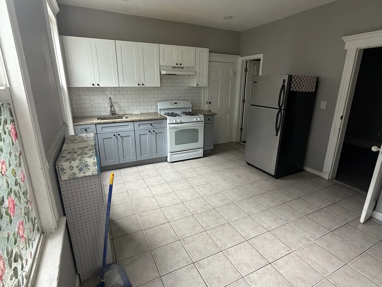 3 bed, $2,300 — Photo 3