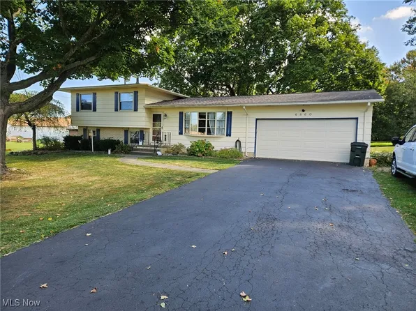 6860 Beridge St, Louisville, OH 44641