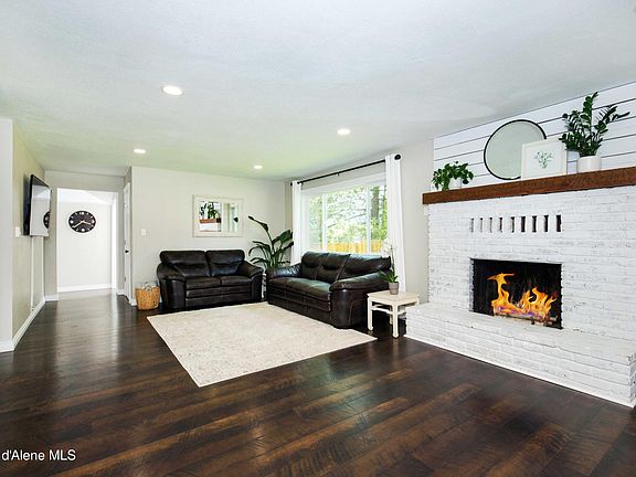 5th image of 41 Pinecone Rd