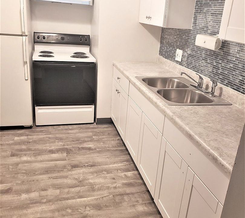 1st image of 737 Center Ave APT 2