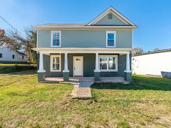 204 Rogers Dr, Madison Heights, VA 24572