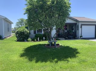 105 Derby Ln, Grayslake, IL 60030