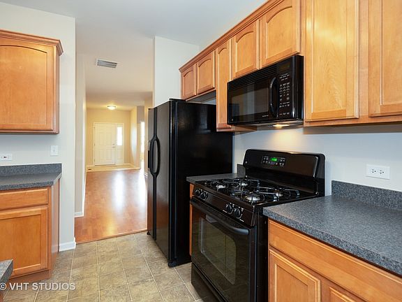 5th image of 8214 Woodview Ave