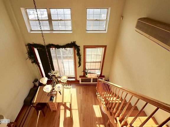 3rd image of 214 Calyer St APT 4B