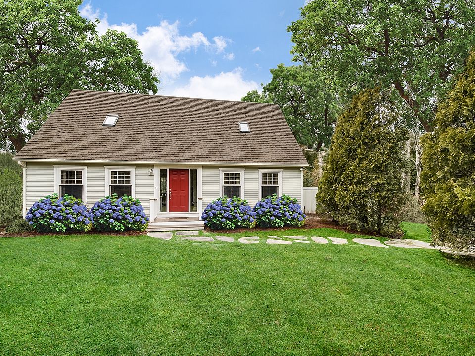 1st image of 97 Wainscott Main St