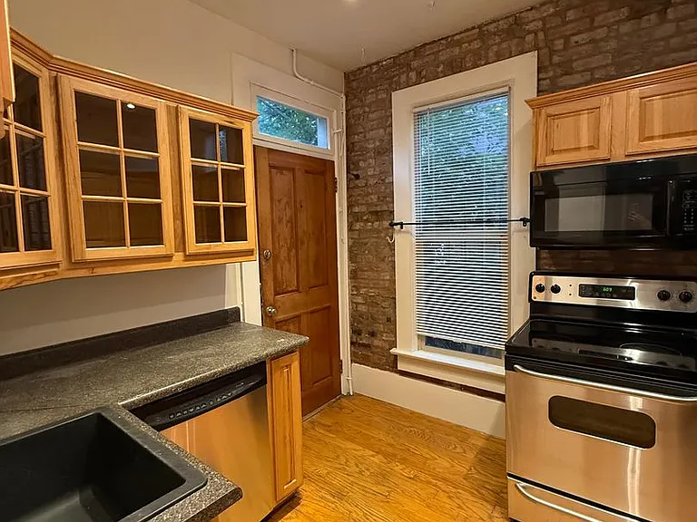 156 S Lincoln St — Photo 9