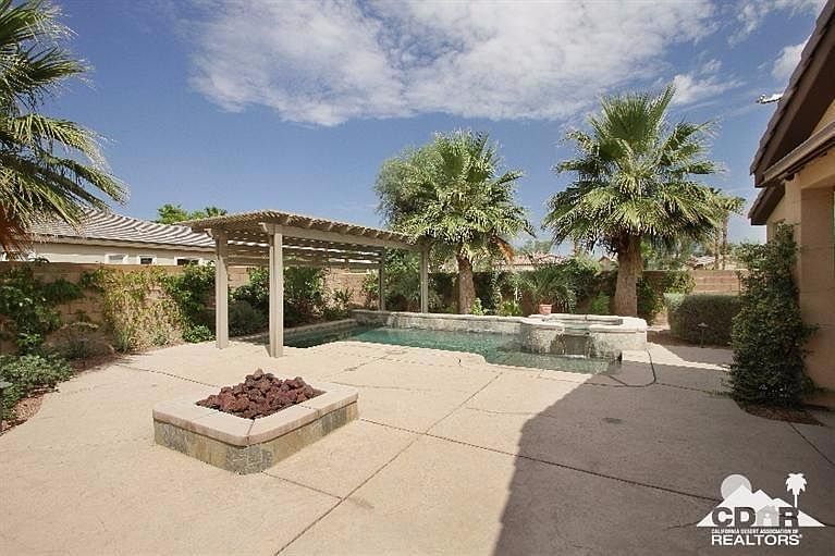 1st image of 61785 Mesa Ct