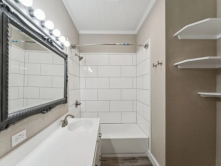 207 S Porter St — Photo 27