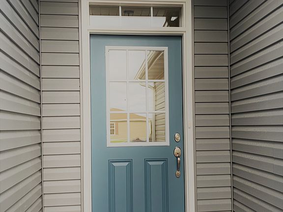 2nd image of 2536 Aspen St