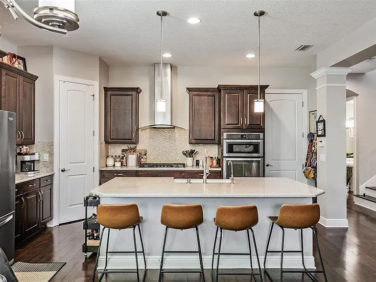 3007 W Palmira Ave — Photo 19