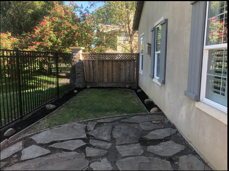 6375 Newhaven Ln — Photo 8