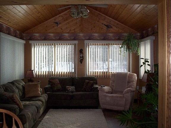 4th image of 1033 Squire Ct