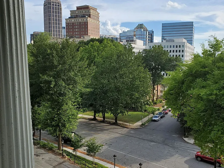 149 Peachtree Cir NE #16 — Photo 4