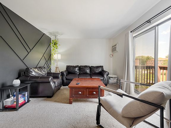 3rd image of 1110 Cedar St APT 3B