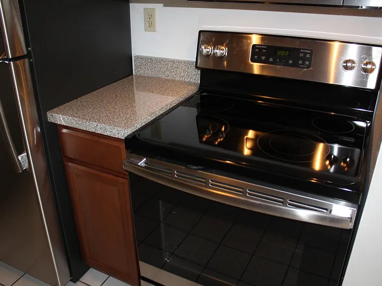 2445 Madison Rd #17 — Photo 3