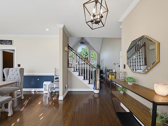 3rd image of 200 Cherry Laurel Dr