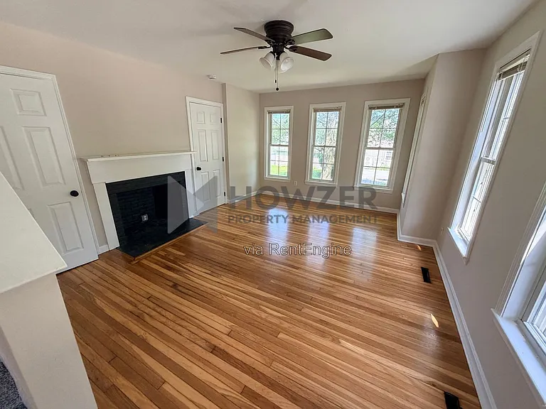1019 Main St #A — Photo 1