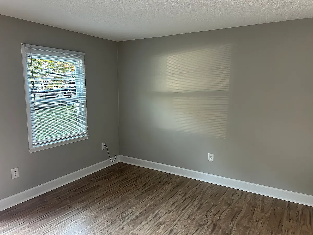 2 bed, 1.5 bath, 1100 sqft, $1,300 — Photo 4