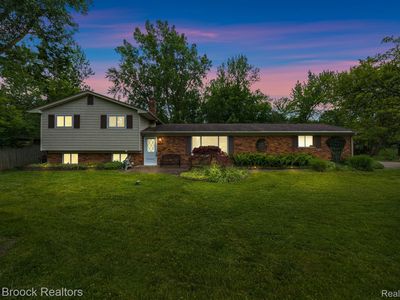 6815 Brockhurst Blvd, West Bloomfield, MI, 48322