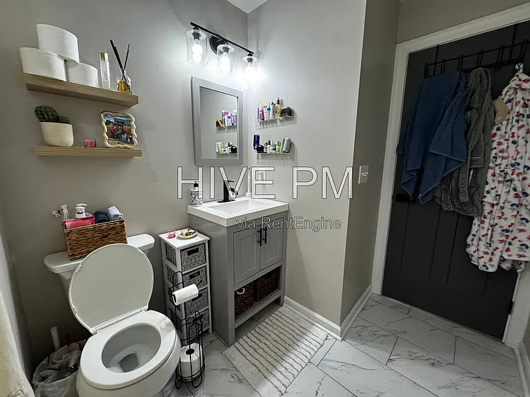 229 Congress Ave #229 — Photo 23