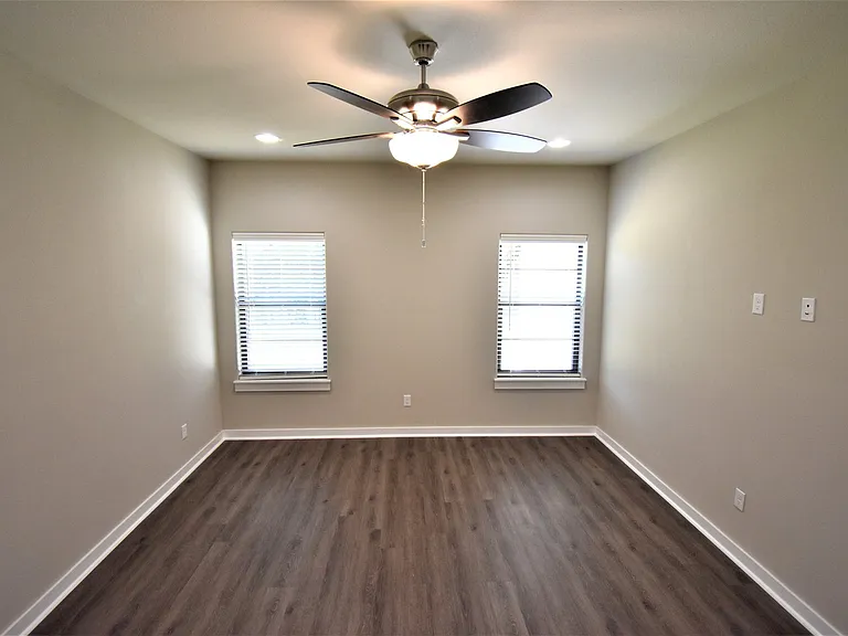 481 N Tacoma St — Photo 18