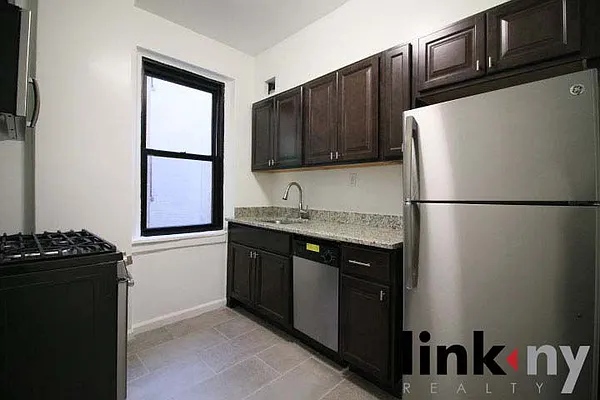 Rented by Link NY Realty | media 22