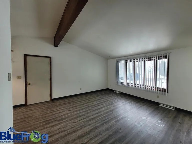 414 Chicago St — Photo 7