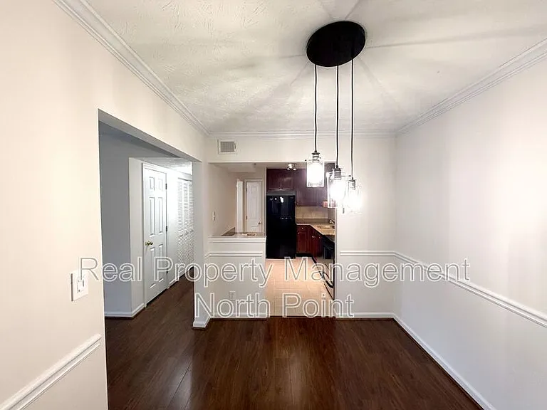 3513 Essex Ave — Photo 11