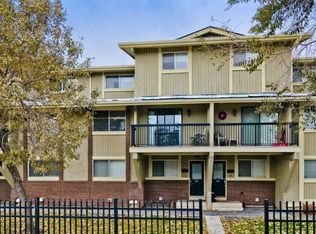 2200 Woodview Dr SW #911, Calgary, AB T2W3N6