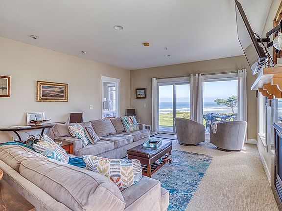 Spacious living room
