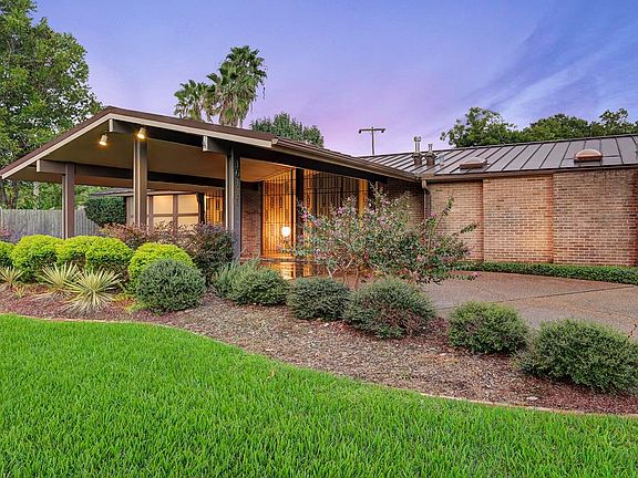 2nd image of 10111 Cliffwood Dr