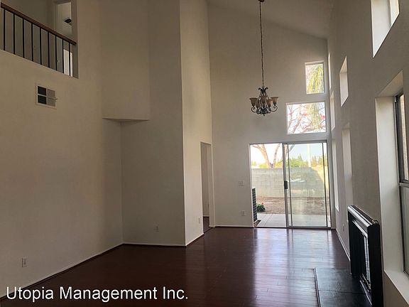3rd image of 15598 Willow Dr
