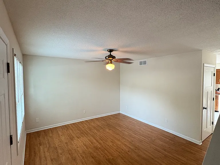 1476 Highway 126 #B8 — Photo 22