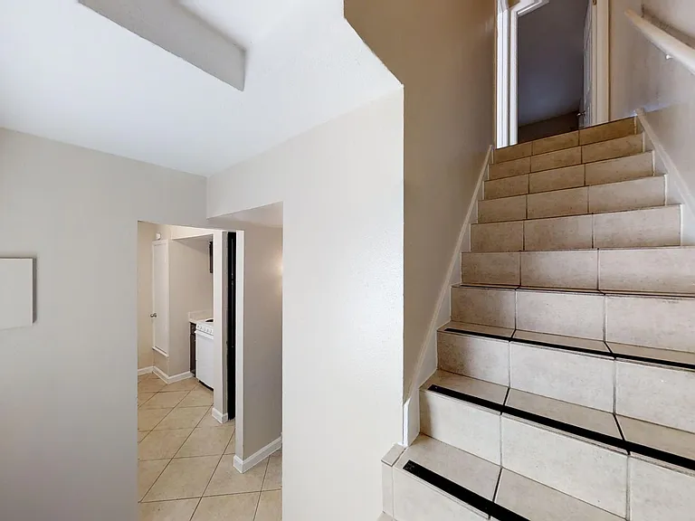 Verano at the Heights Apartments — Photo 63