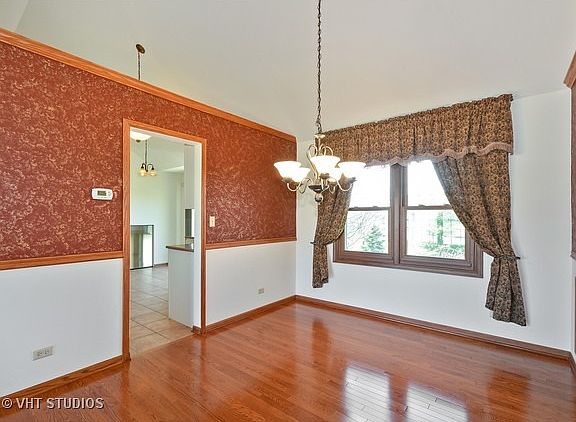 5th image of 708 Terry Ln