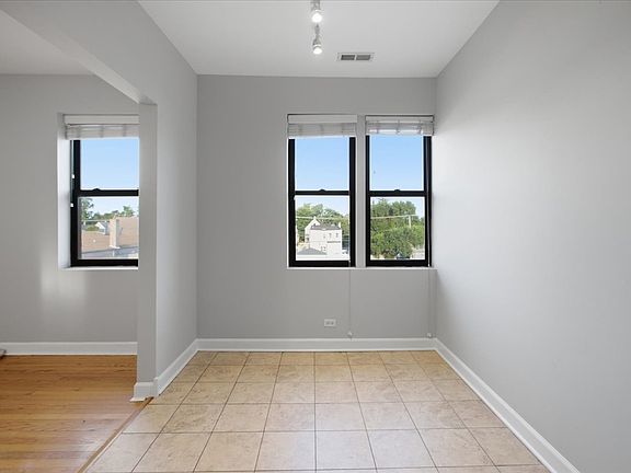 3rd image of 414 W Walnut St #307