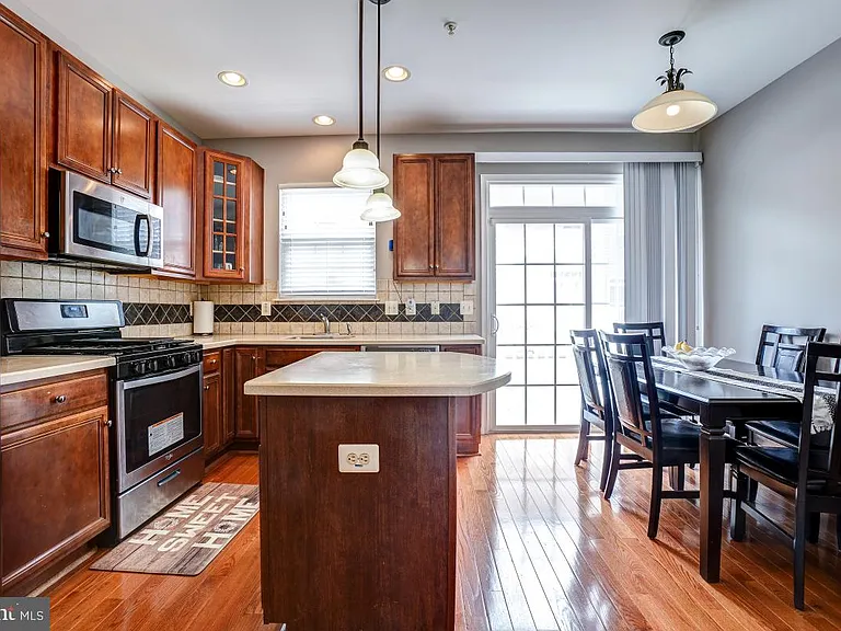 4281 S Capitol St SW — Photo 34