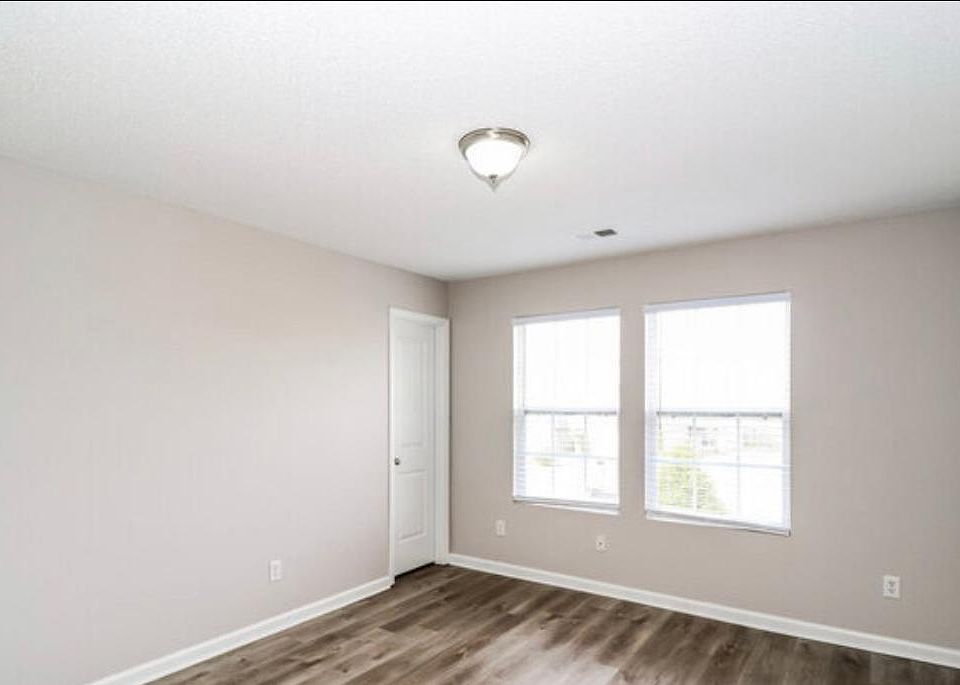 1st image of 10226 Cottage Oaks Cv #2