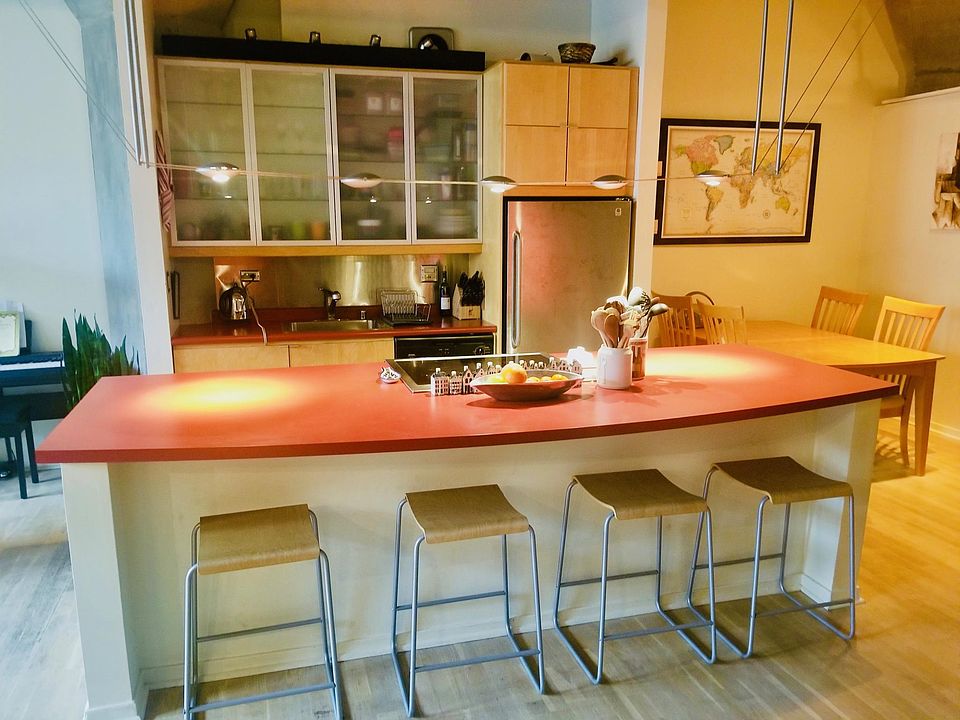2nd image of 621 S Plymouth Ct APT 202