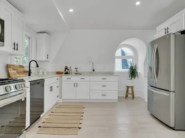 90 Clark Ave #3A, Chelsea, MA 02150