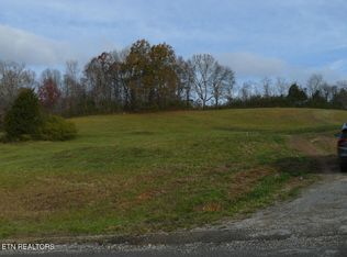 127 Henley St, Tazewell, TN 37879