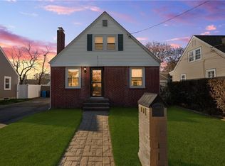 33 Community Dr, Cranston, RI 02905