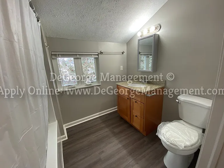 Burdick Estates Apartments — Photo 20