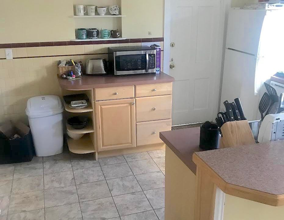 New stainless steel appliances not pictured here. Updated photos pending