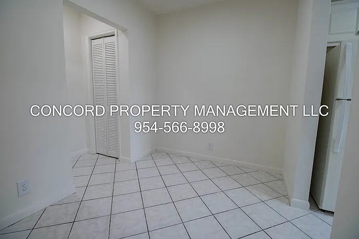 2537 Lincoln St #14 — Photo 8