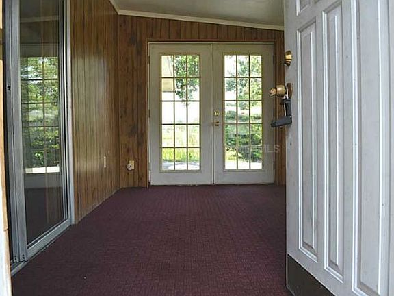3rd image of 914 Maumac Dr